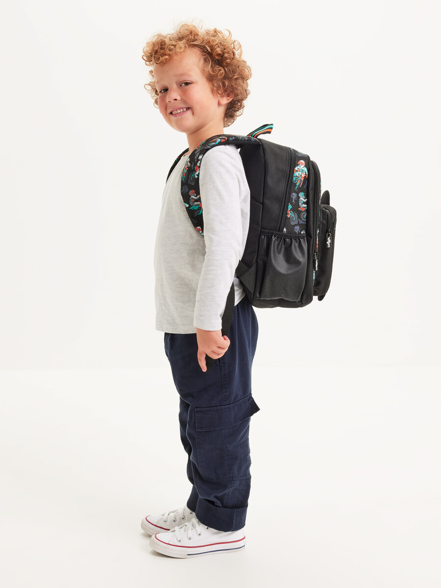 sac à dos pour enfant avec personnage aventurier
