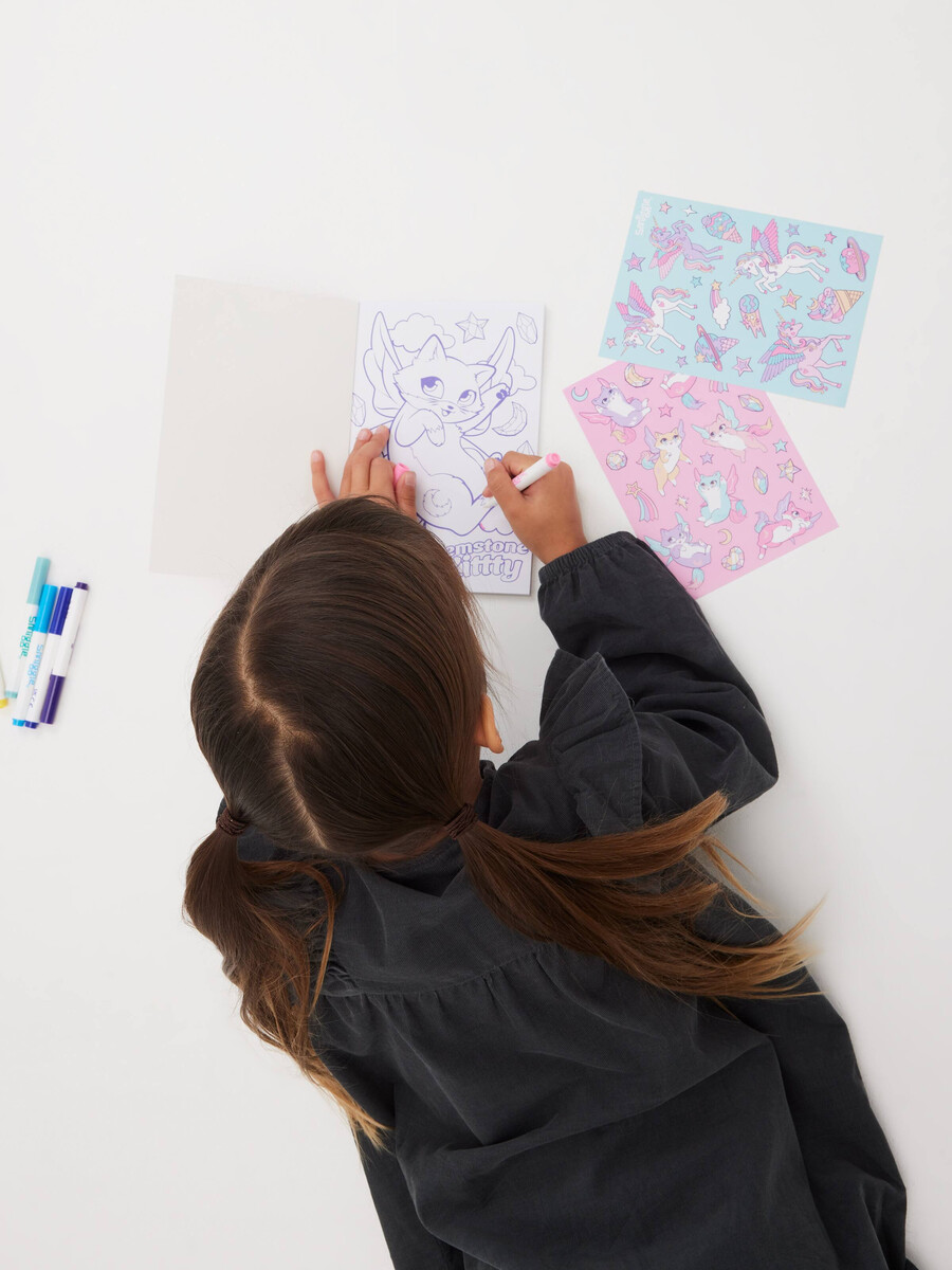 contes joyeux - coloriage sans dégâts
