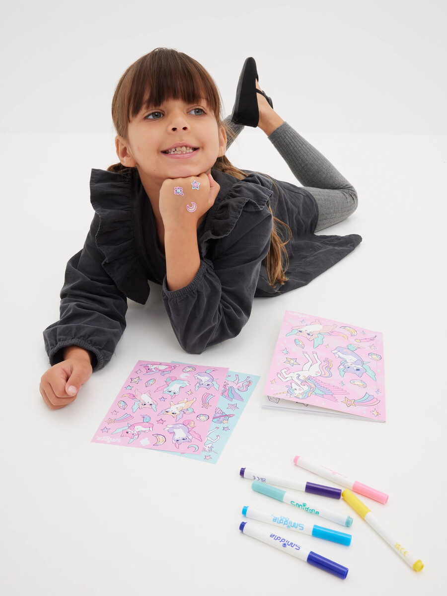 contes joyeux - coloriage sans dégâts